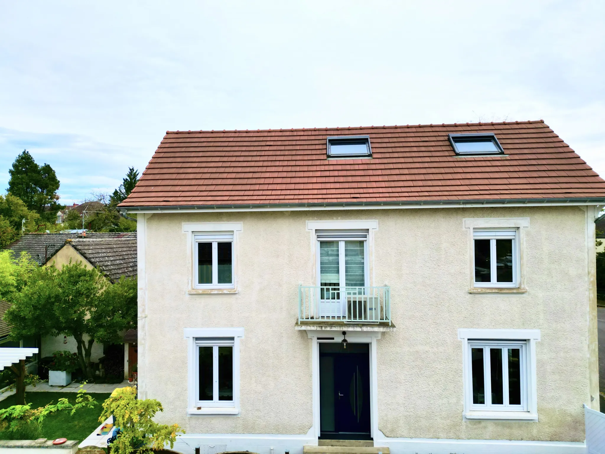 Maison d'exception à Vichy - 4 chambres et dépendance 