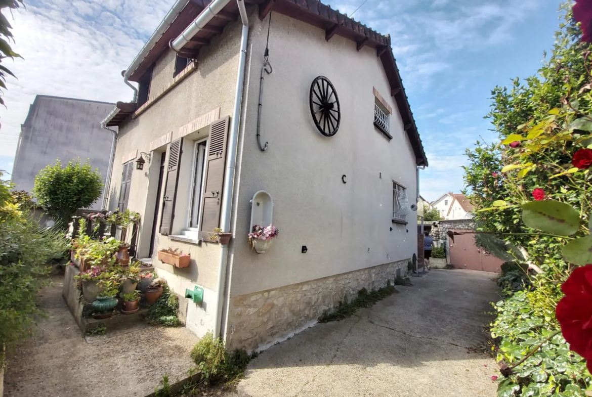 Maison à vendre à Melun - 5min de la gare - Jardin - Sous-sol - Garage 