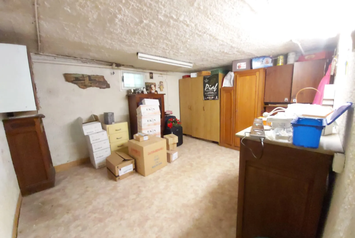 Maison à vendre à Melun - 5min de la gare - Jardin - Sous-sol - Garage 