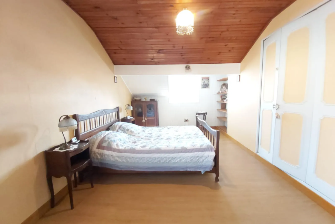 Maison à vendre à Melun - 5min de la gare - Jardin - Sous-sol - Garage 