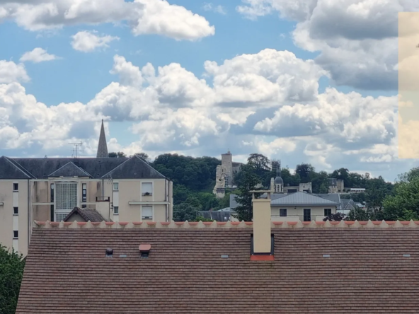 Bel Appartement T3 à Vendôme Centre avec Balcon