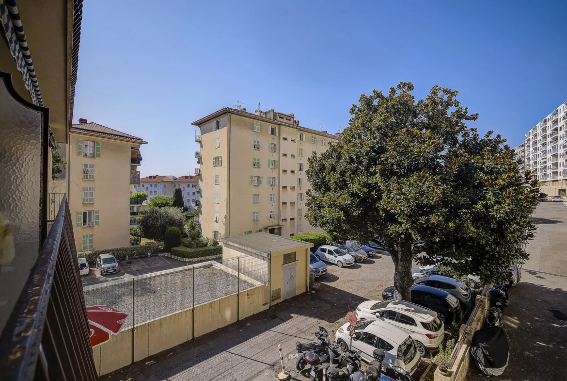 À vendre : Appartement 2 pièces - 40,30 m² - Nice Ouest avec Balcons 