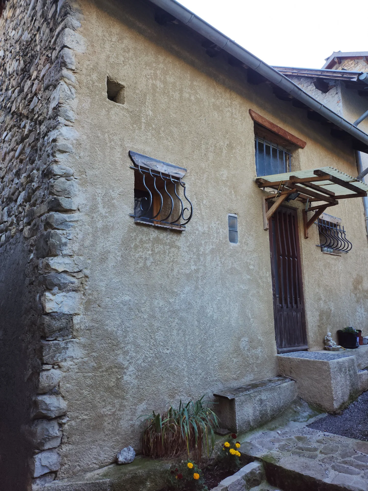 Maison de village T4 à Thorame-Haute - 85000 EUR 