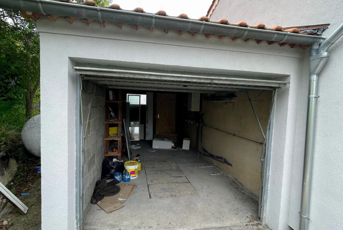 Maison avec 2 chambres, jardin et garage à Serres 