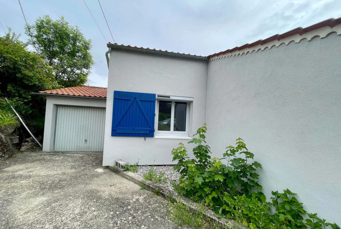 Maison de plain-pied avec 2 chambres et jardin à Serres 