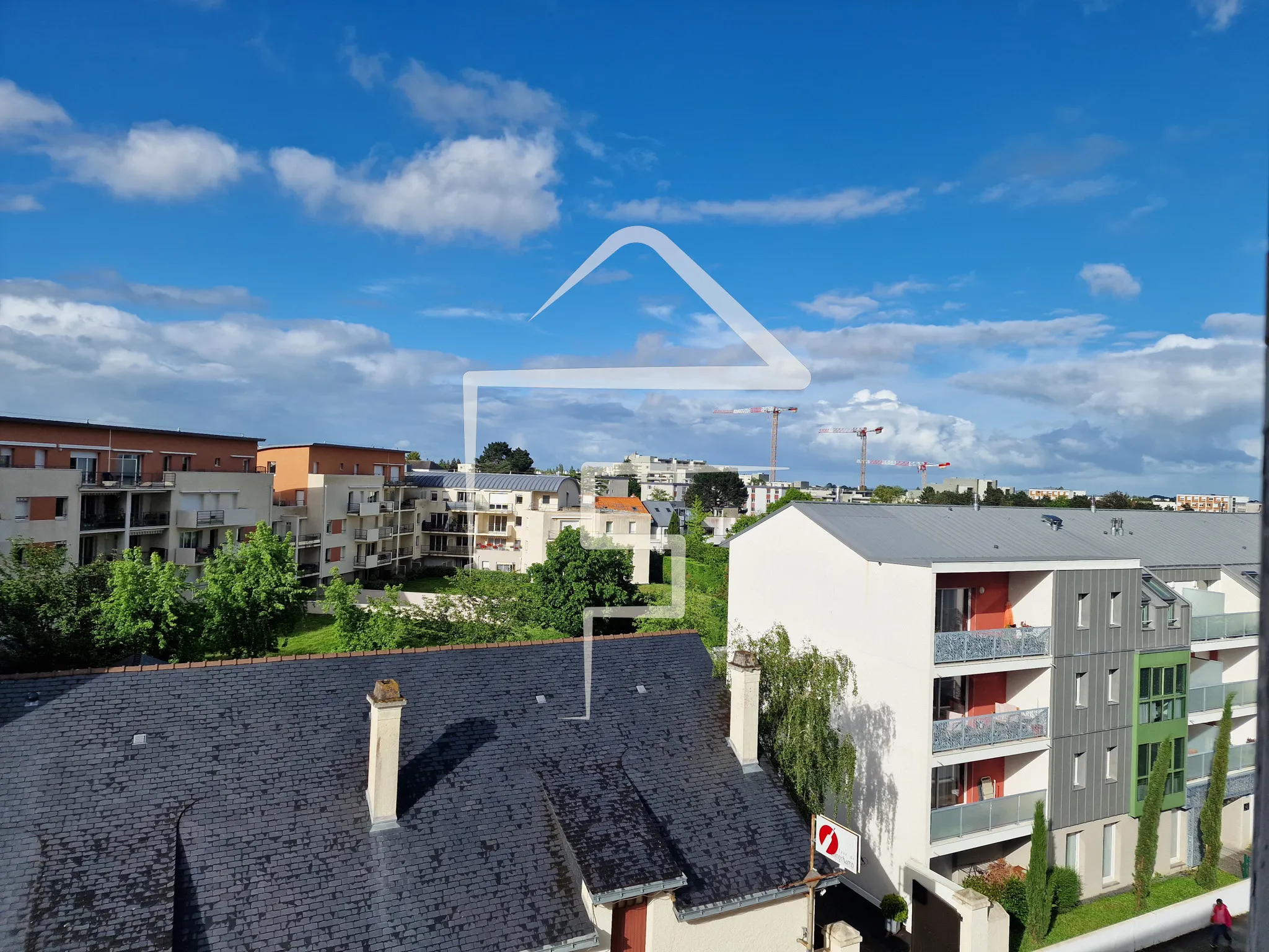 NANTES - Appartement T2/T3 de 56 m² Dernier Etage - Parking et Cave 