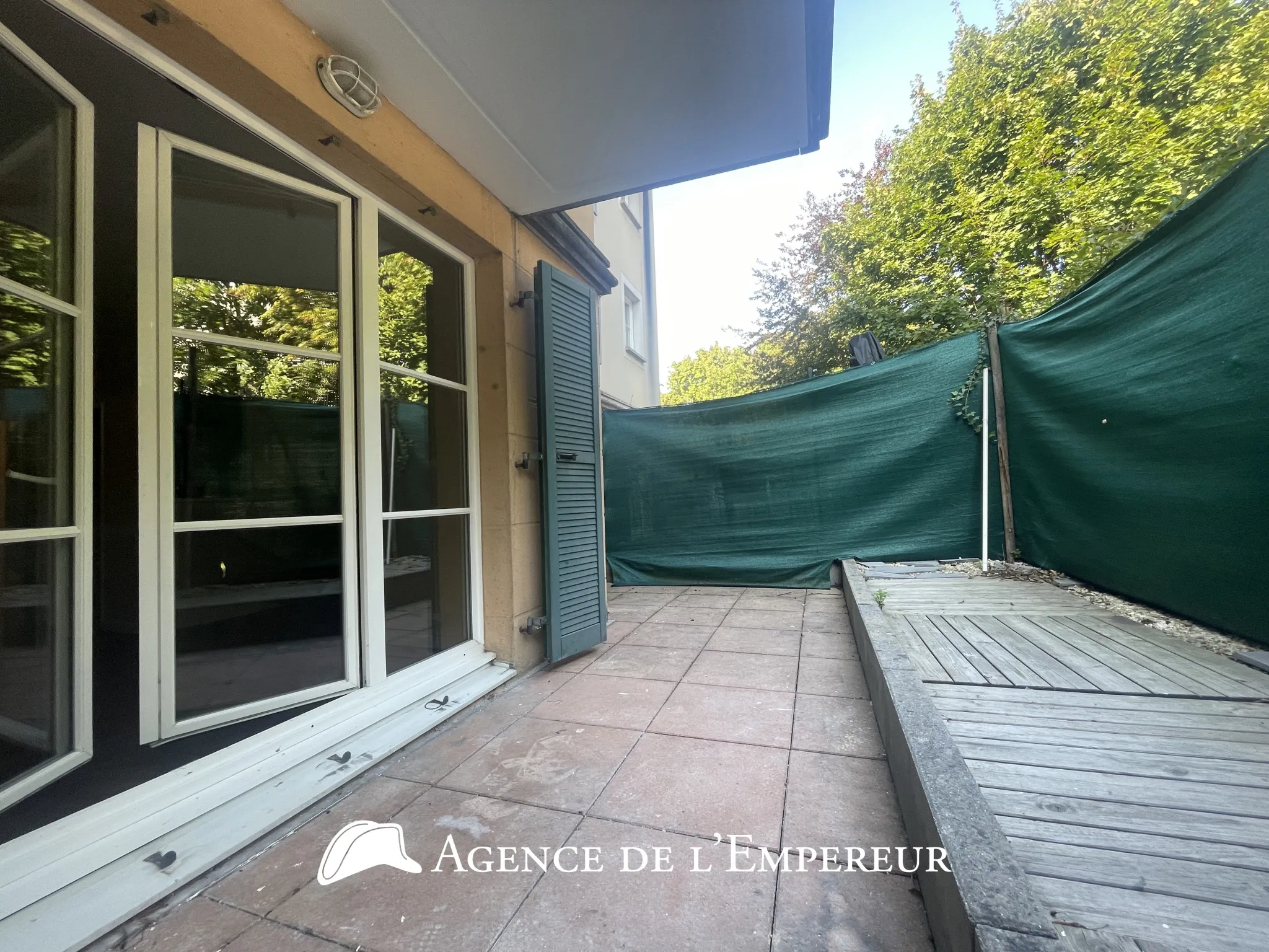 Studio rénové à vendre à Rueil-Malmaison avec terrasse privé 