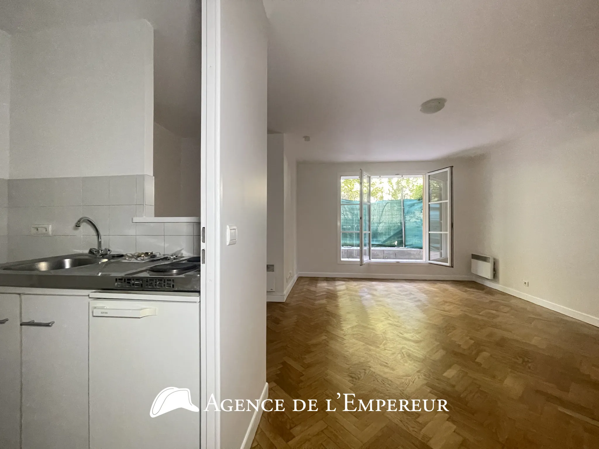 Studio rénové à vendre à Rueil-Malmaison avec terrasse privé 