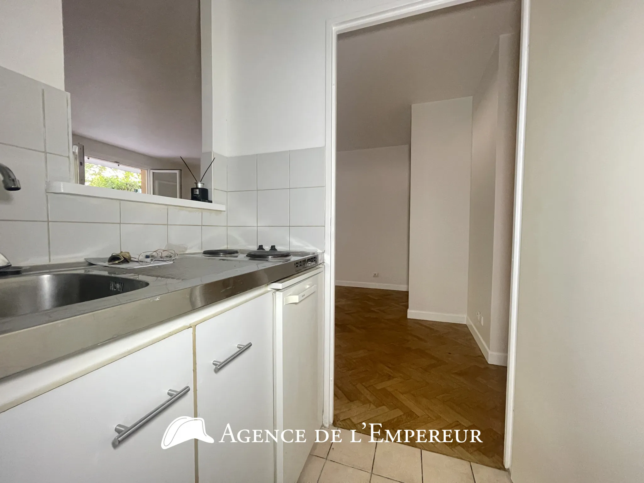 Studio rénové à vendre à Rueil-Malmaison avec terrasse privé 