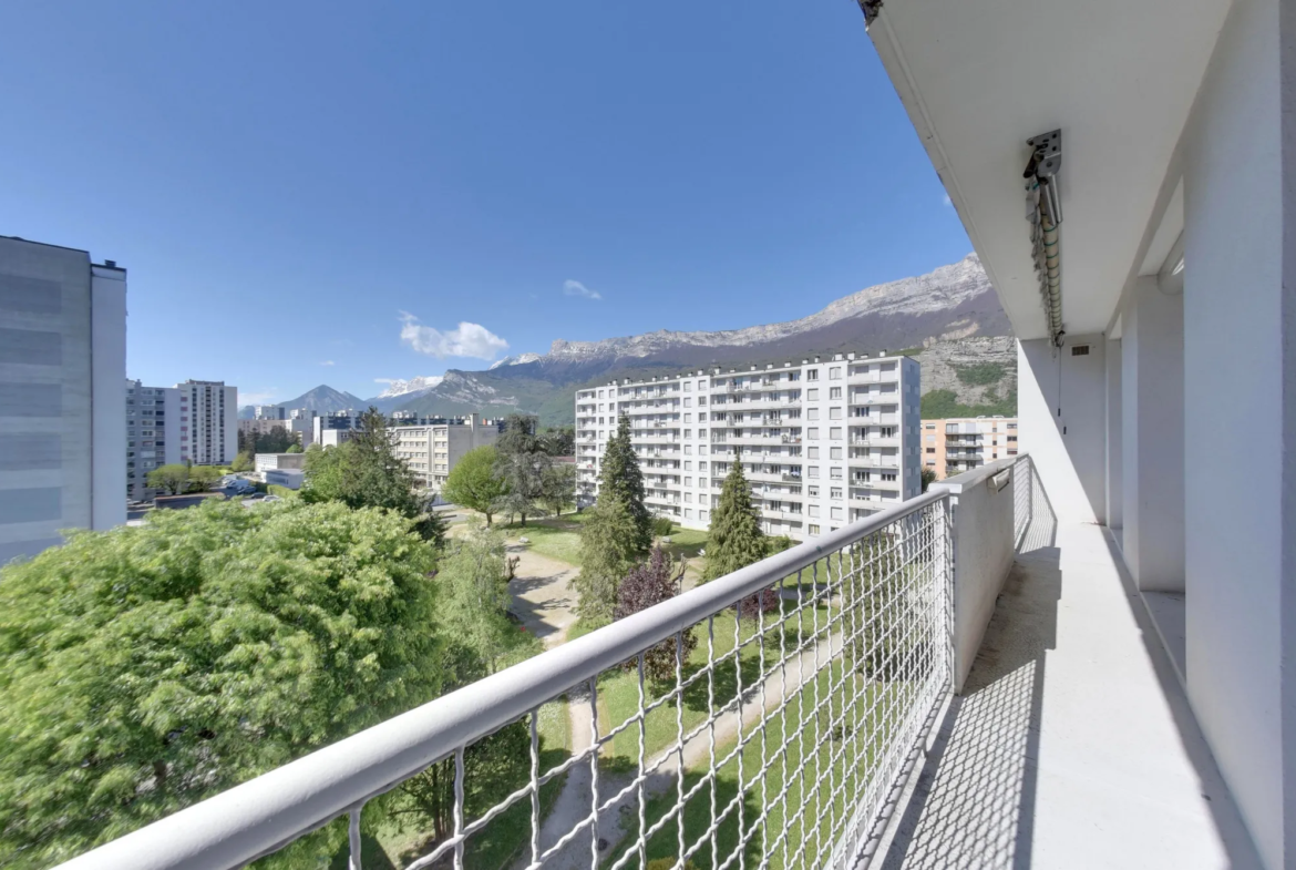 Appartement T4 à rénover avec vue sur montagne à Le Pont-de-Claix 