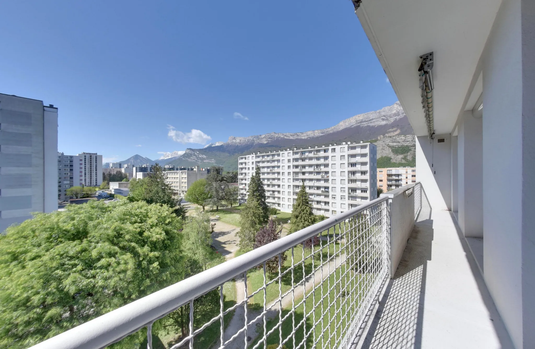 Appartement T4 à rénover avec vue sur montagne à Le Pont-de-Claix 