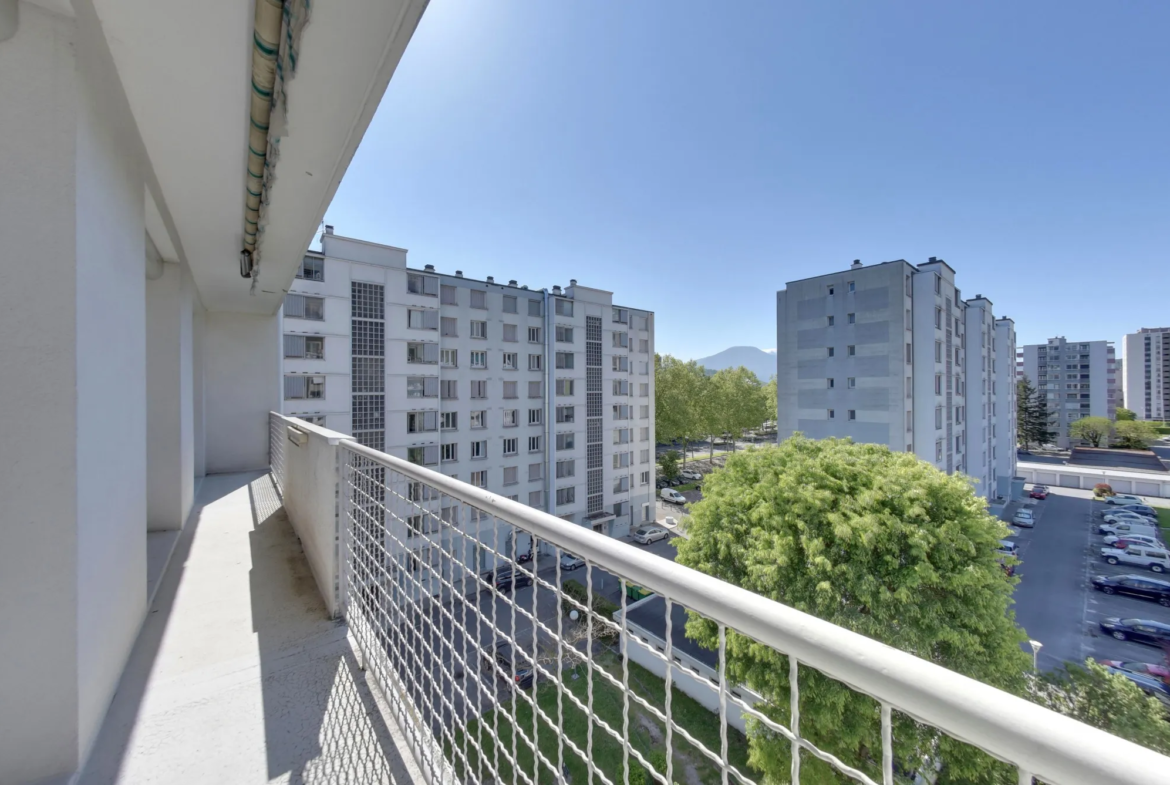 Appartement T4 de 79,01 m² à rénover à Le Pont-de-Claix 