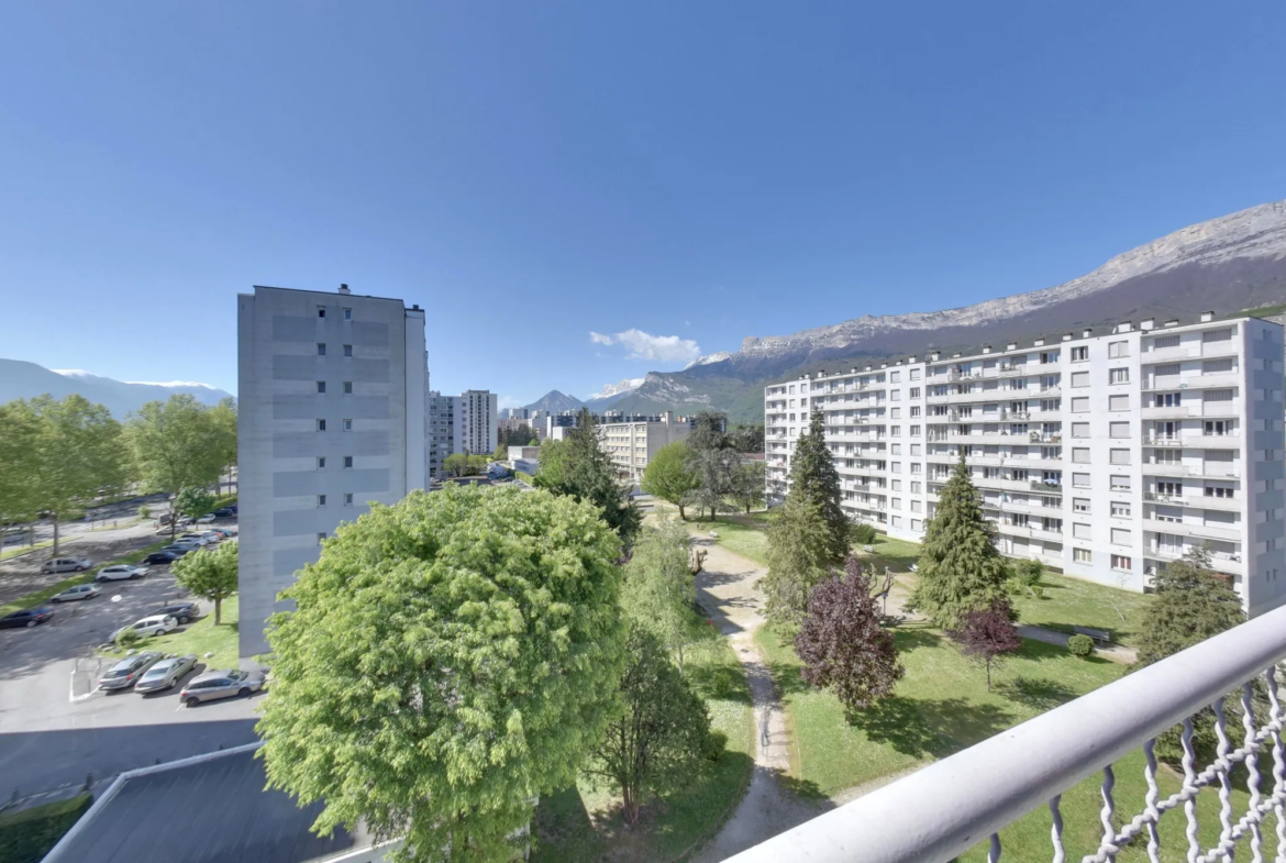 Appartement T4 de 79,01 m² à rénover à Le Pont-de-Claix 