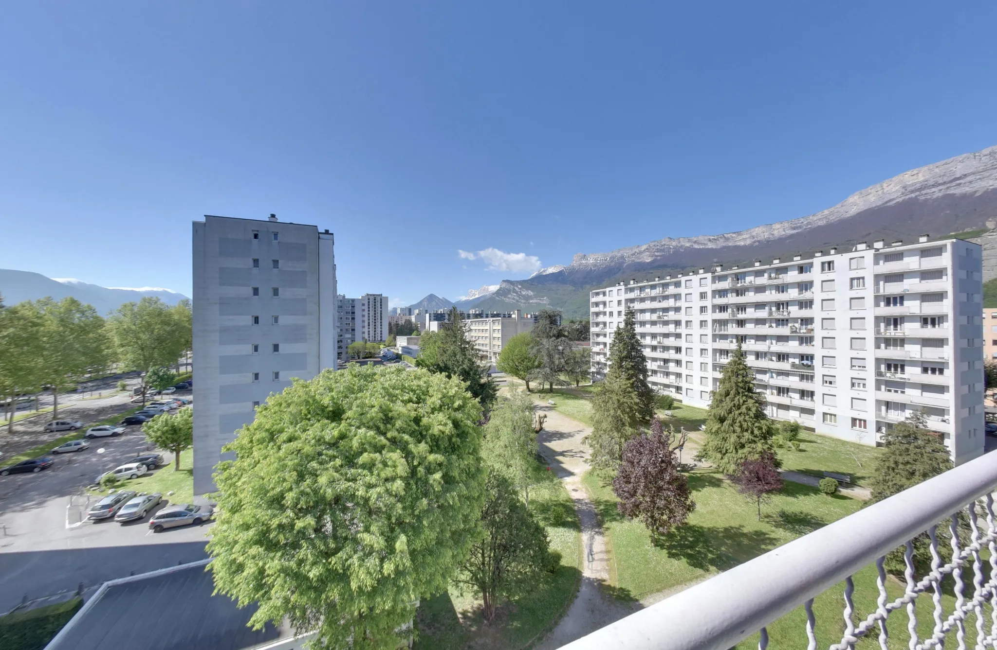 Appartement T4 à rénover avec vue sur montagne à Le Pont-de-Claix 