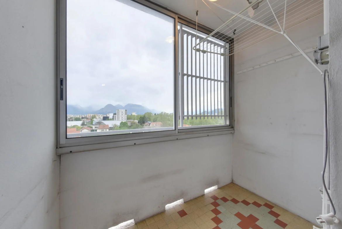 Appartement T4 à rénover avec vue sur montagne à Le Pont-de-Claix 