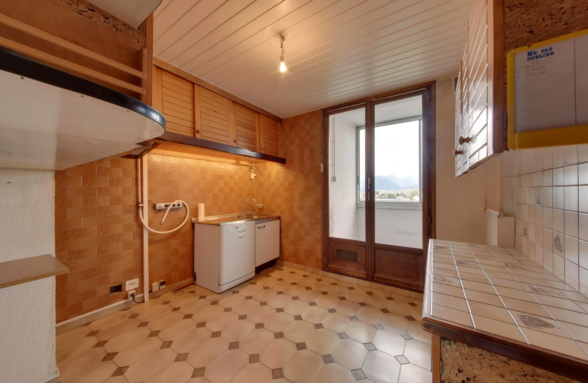 Appartement T4 à rénover avec vue sur montagne à Le Pont-de-Claix 