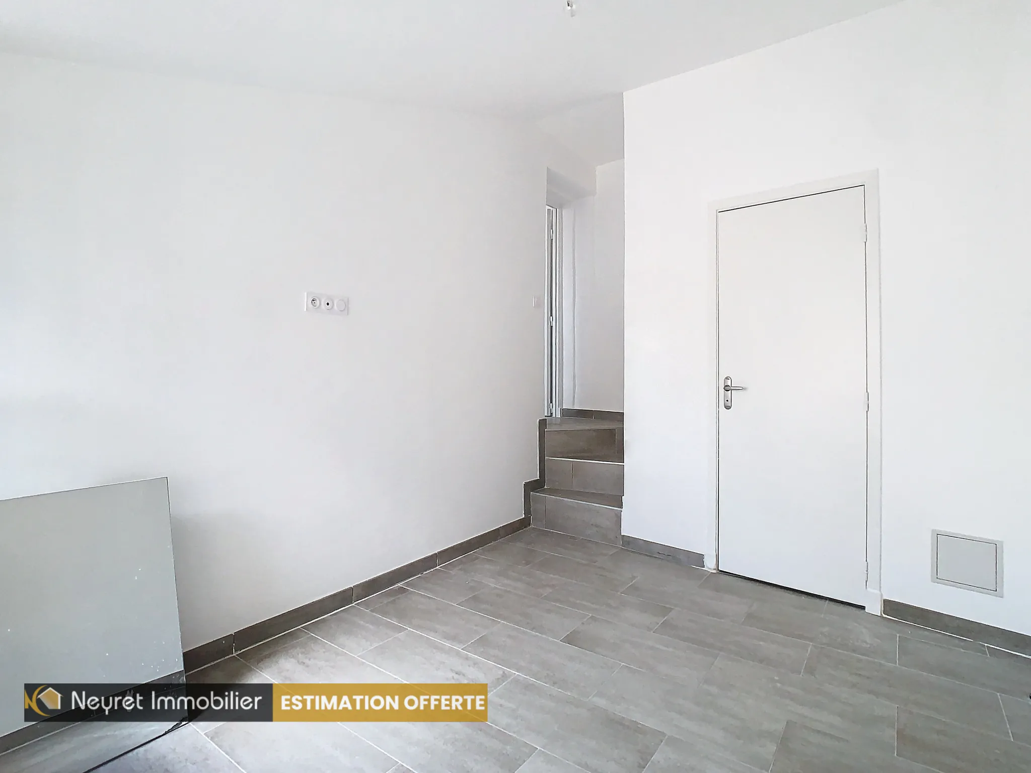 Appartement Type 2 rénové à Lyon 5e avec vue dégagée 