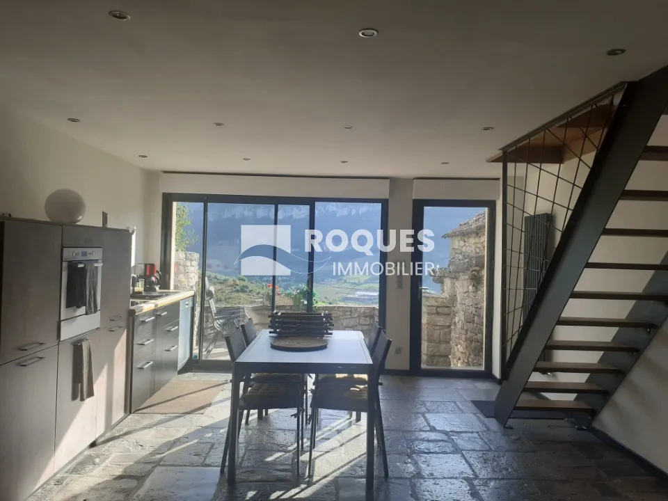 Maison rénovée à Compeyre - 90 m² - Vue dégagée - 280 000 EUR 