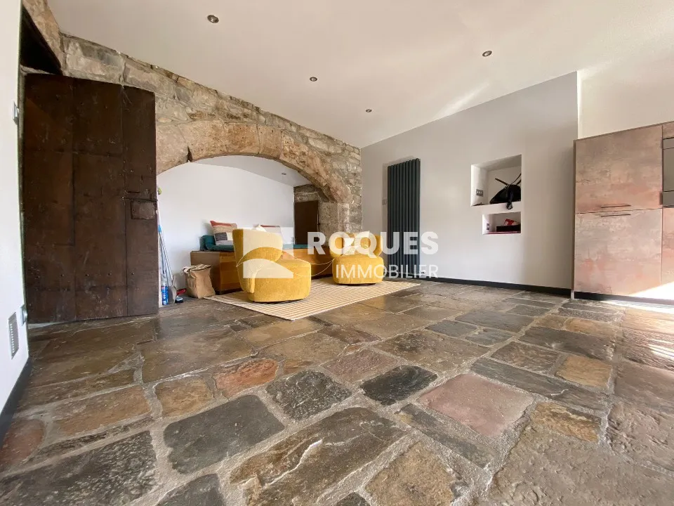 Maison rénovée à Compeyre - 90 m² - Vue dégagée - 280 000 EUR 