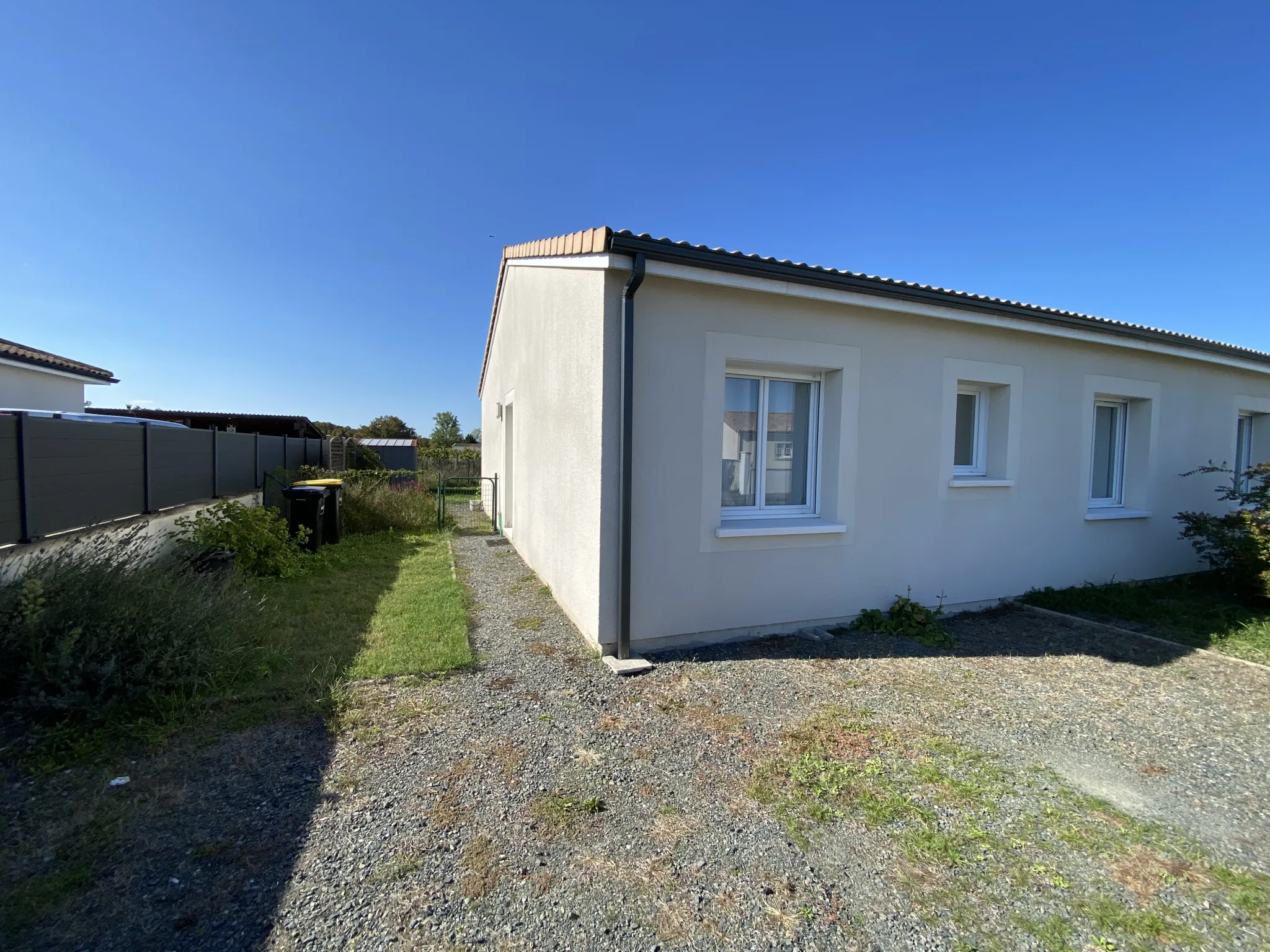 Maison plain pied à Toulenne avec jardin 