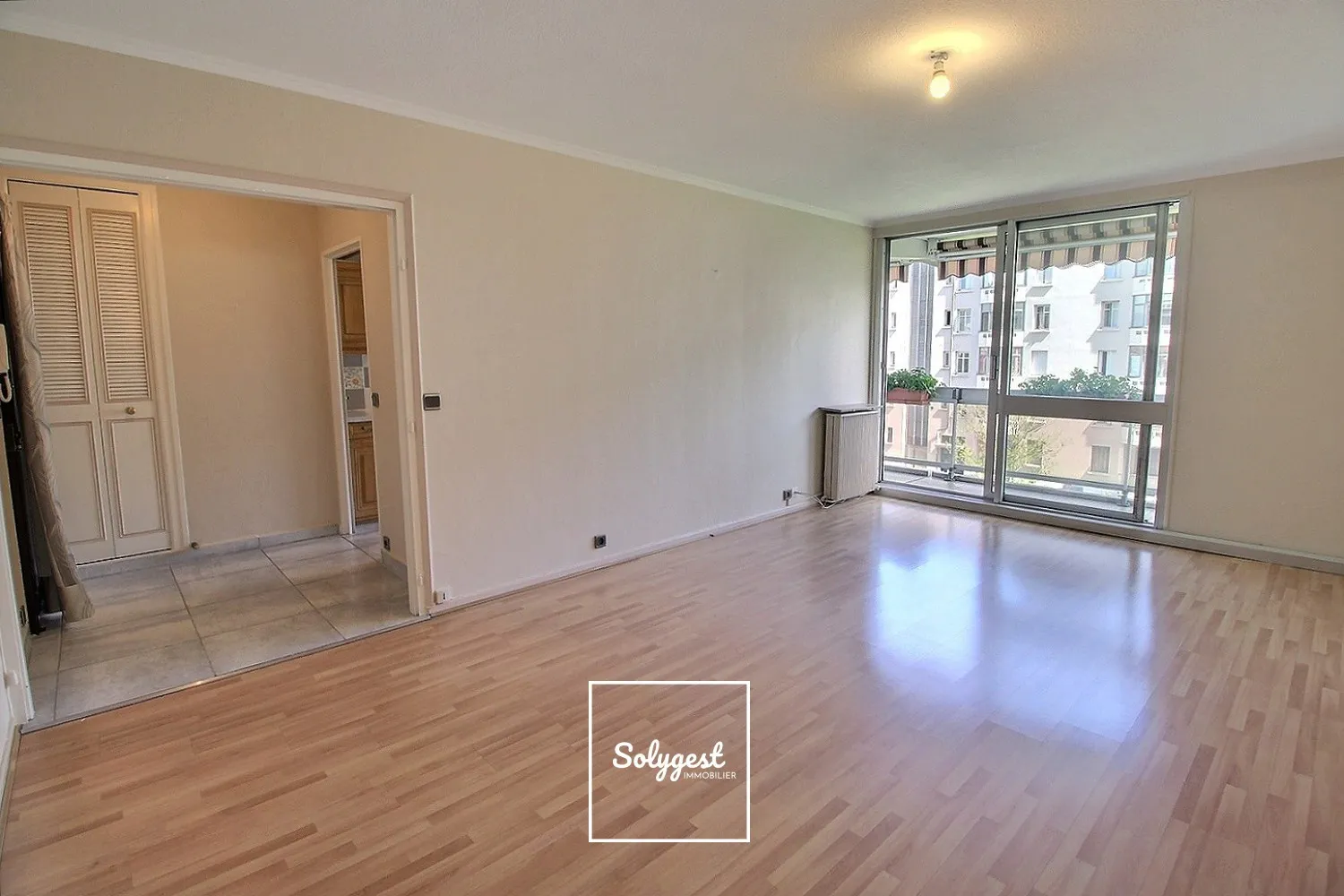 Appartement 3 pièces 75m2 avec parking - Lyon 8 