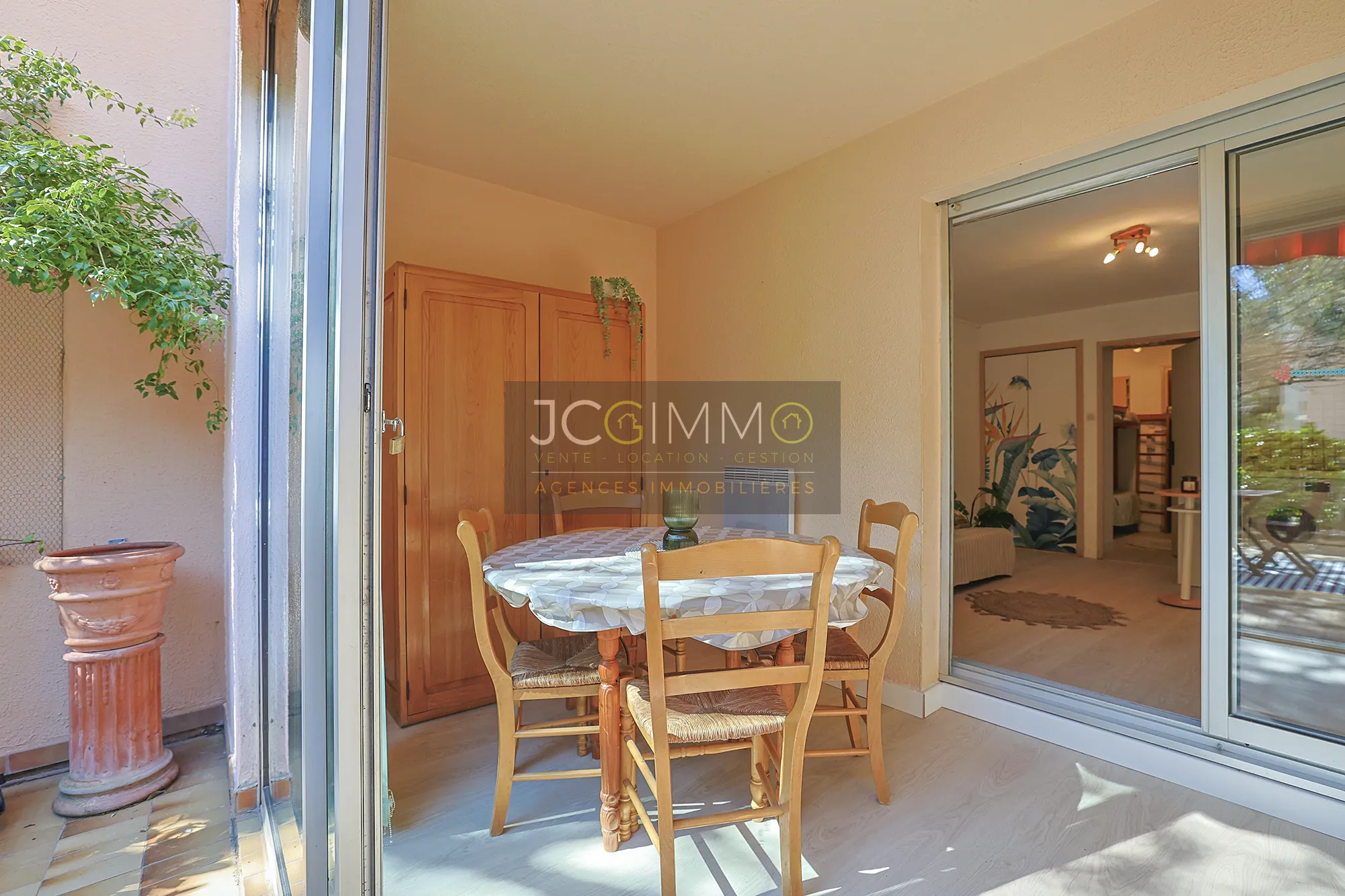 À vendre : Appartement avec jardin à Saint-Mandrier, proche plage, idéal investisseur 