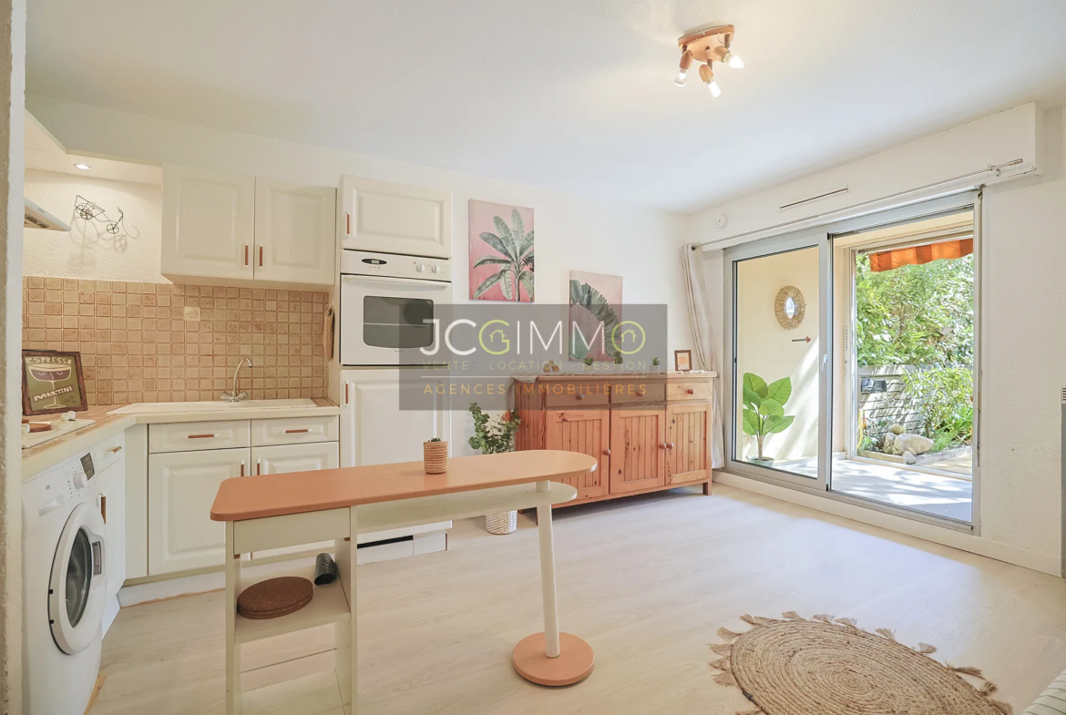 À vendre : Appartement avec jardin à Saint-Mandrier, proche plage, idéal investisseur 