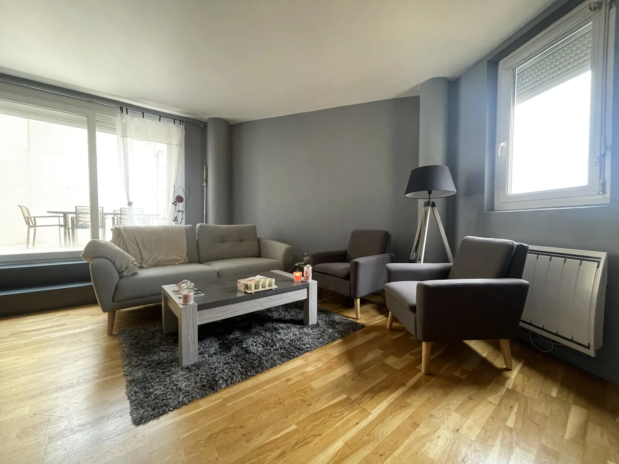 Agréable appartement avec belle terrasse à Herouville st clair 