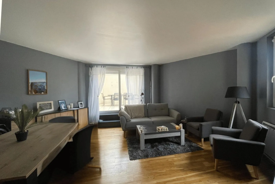 Agréable appartement avec belle terrasse à Herouville st clair 