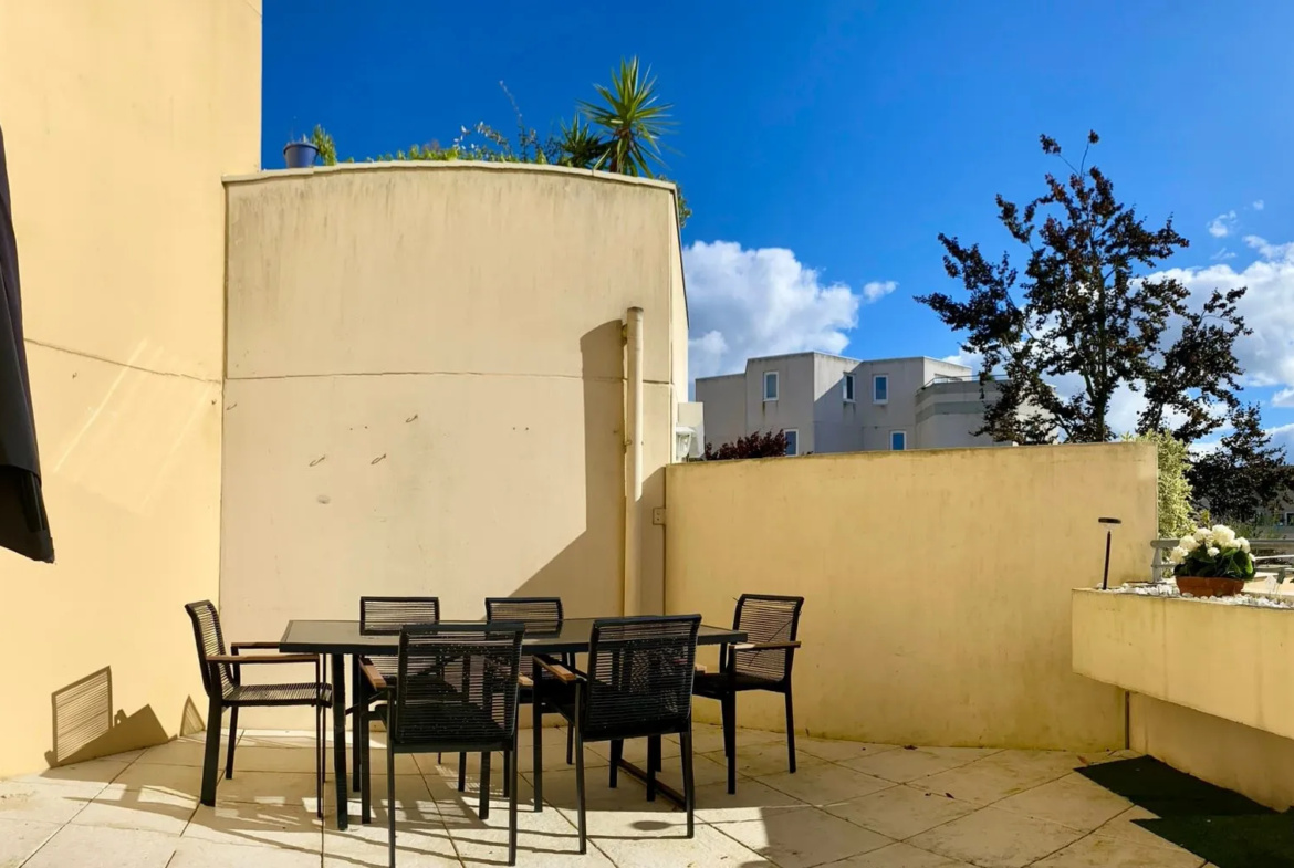 Agréable appartement avec belle terrasse à Herouville st clair 