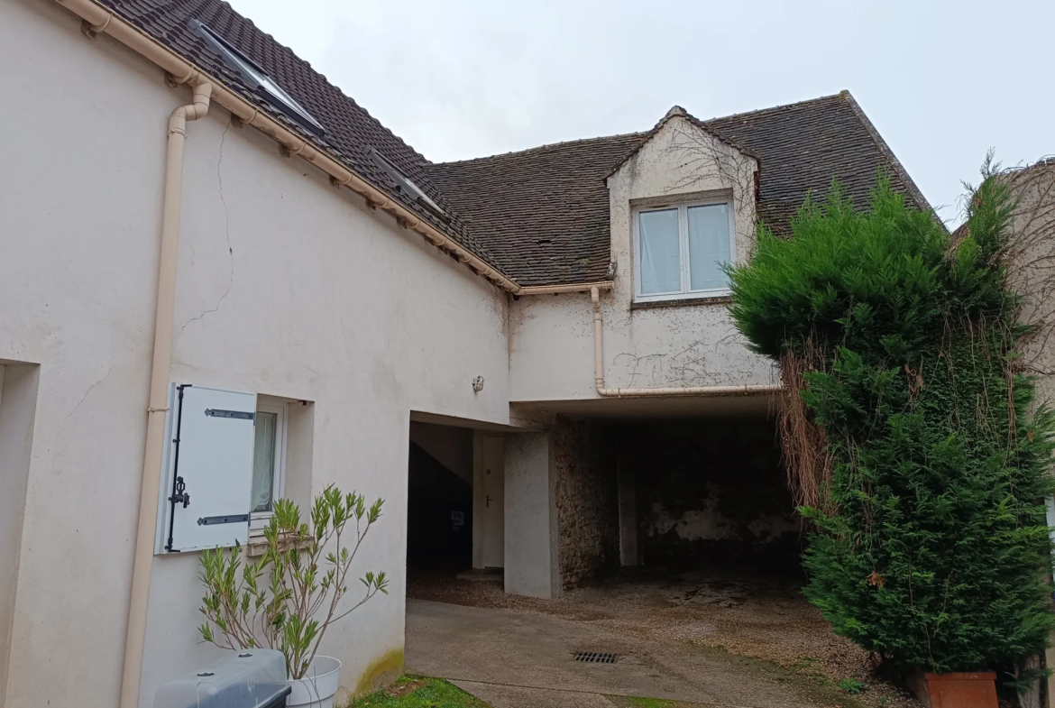 Maisonnette triplex de 53 m² avec terrasse et garage à Élancourt 