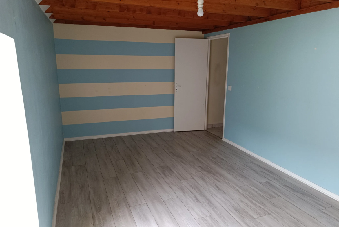 Maisonnette triplex de 53 m² avec terrasse et garage à Élancourt 