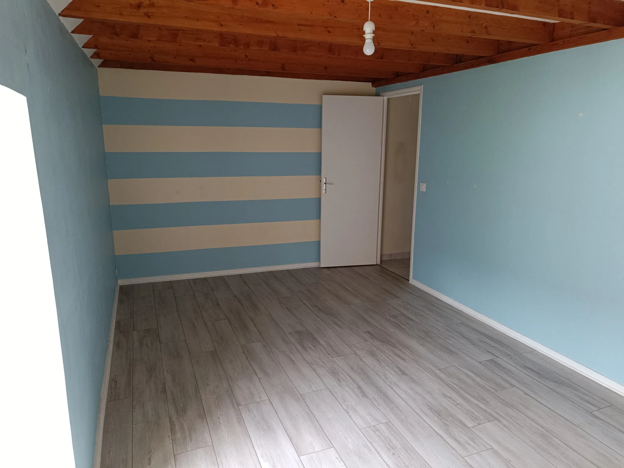 Maisonnette triplex de 53 m² avec terrasse et garage à Élancourt 