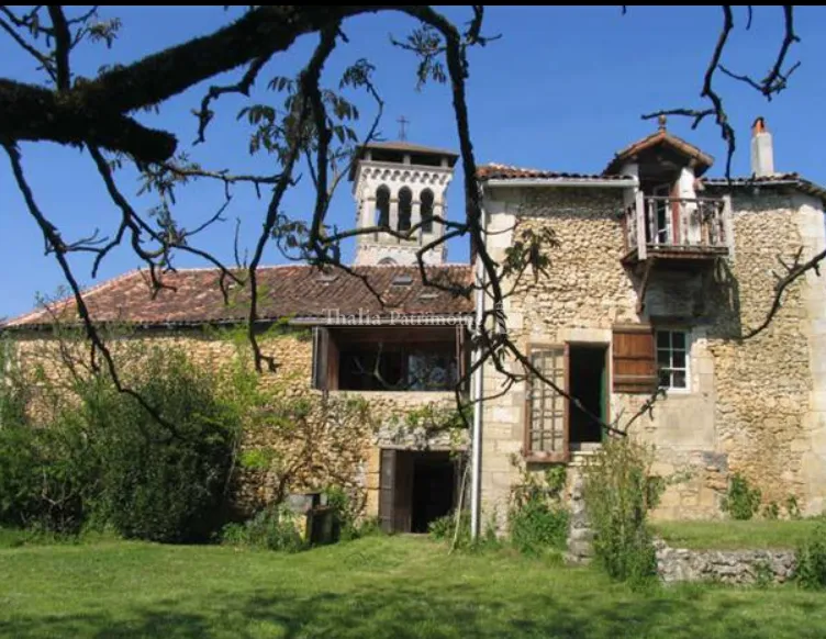 Maison de bourg à Brantome / Bourdeilles de 200 m2 