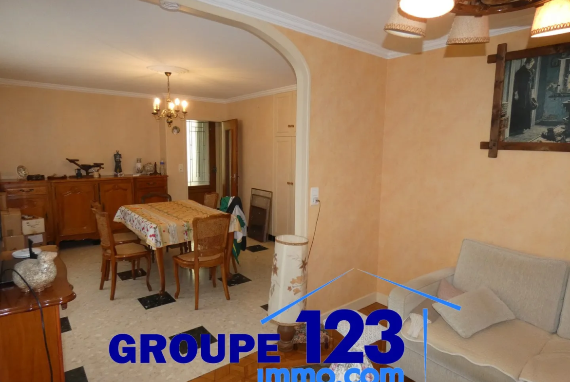 Maison spacieuse de 3 chambres à Migennes - 128 900 € 