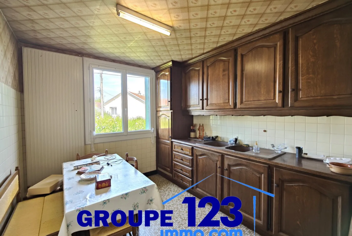 Maison spacieuse de 3 chambres à Migennes - 128 900 € 