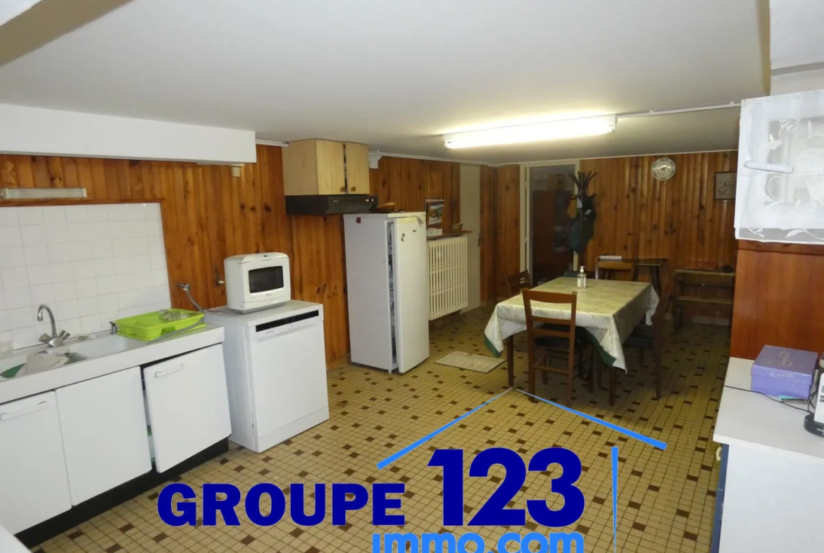 Maison spacieuse de 3 chambres à Migennes - 128 900 € 