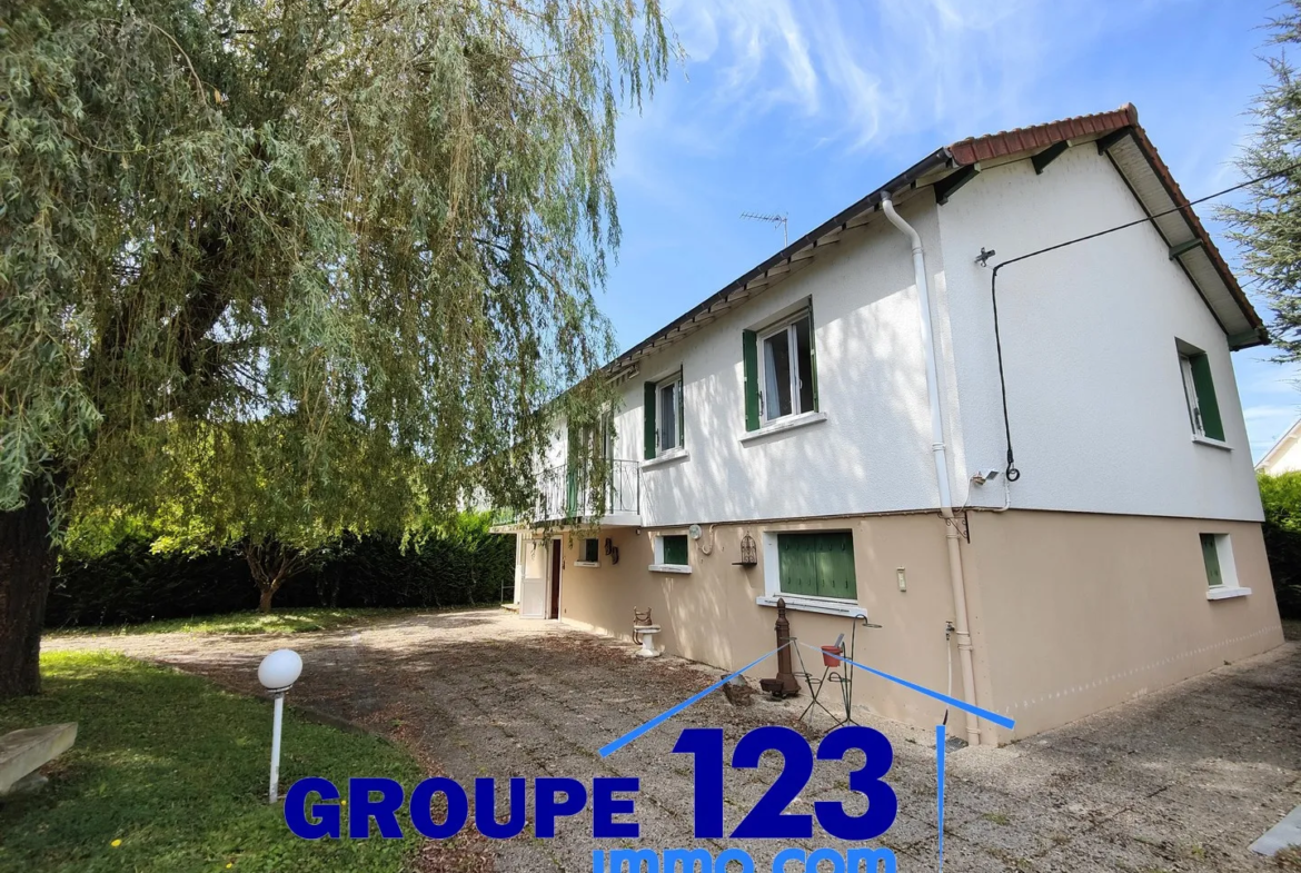 Maison spacieuse de 3 chambres à Migennes - 128 900 € 