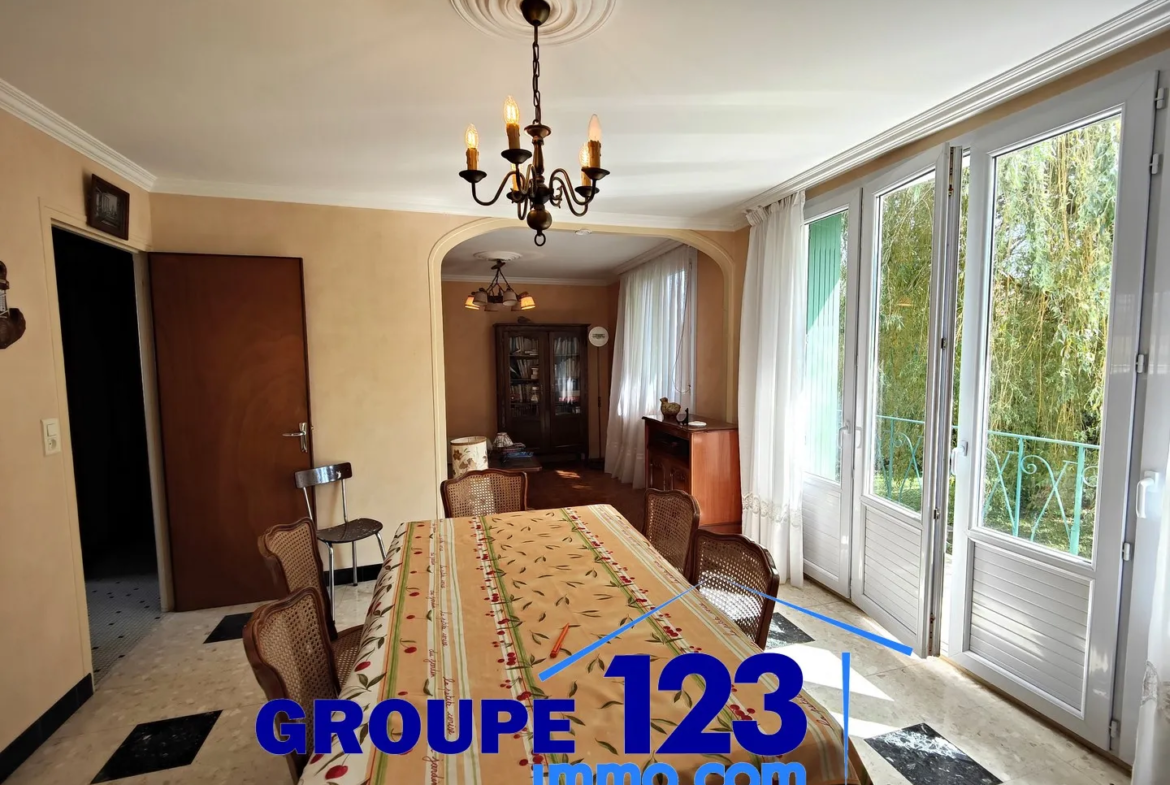 Maison spacieuse de 3 chambres à Migennes - 128 900 € 