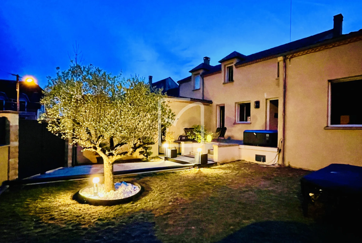 Maison de ville à Gourdon - Spacieuse et contemporaine 