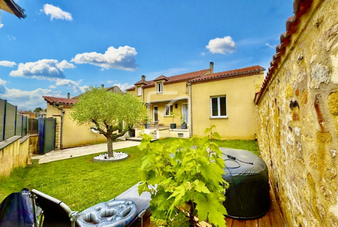 Maison de ville à Gourdon - Spacieuse et contemporaine 