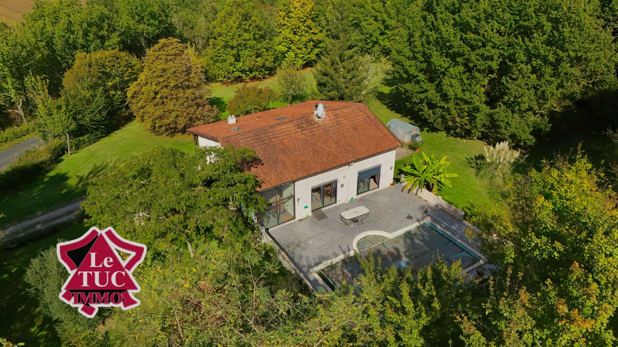 Maison 5 chambres, piscine, garage et terrain de 5398 m2 à Penne D’Agenais 