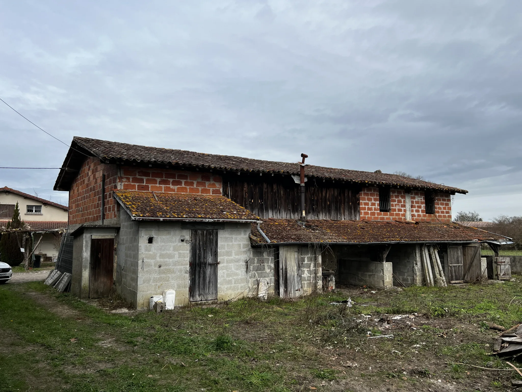 Ancien séchoir et grange à transformer en habitations à Bazas 