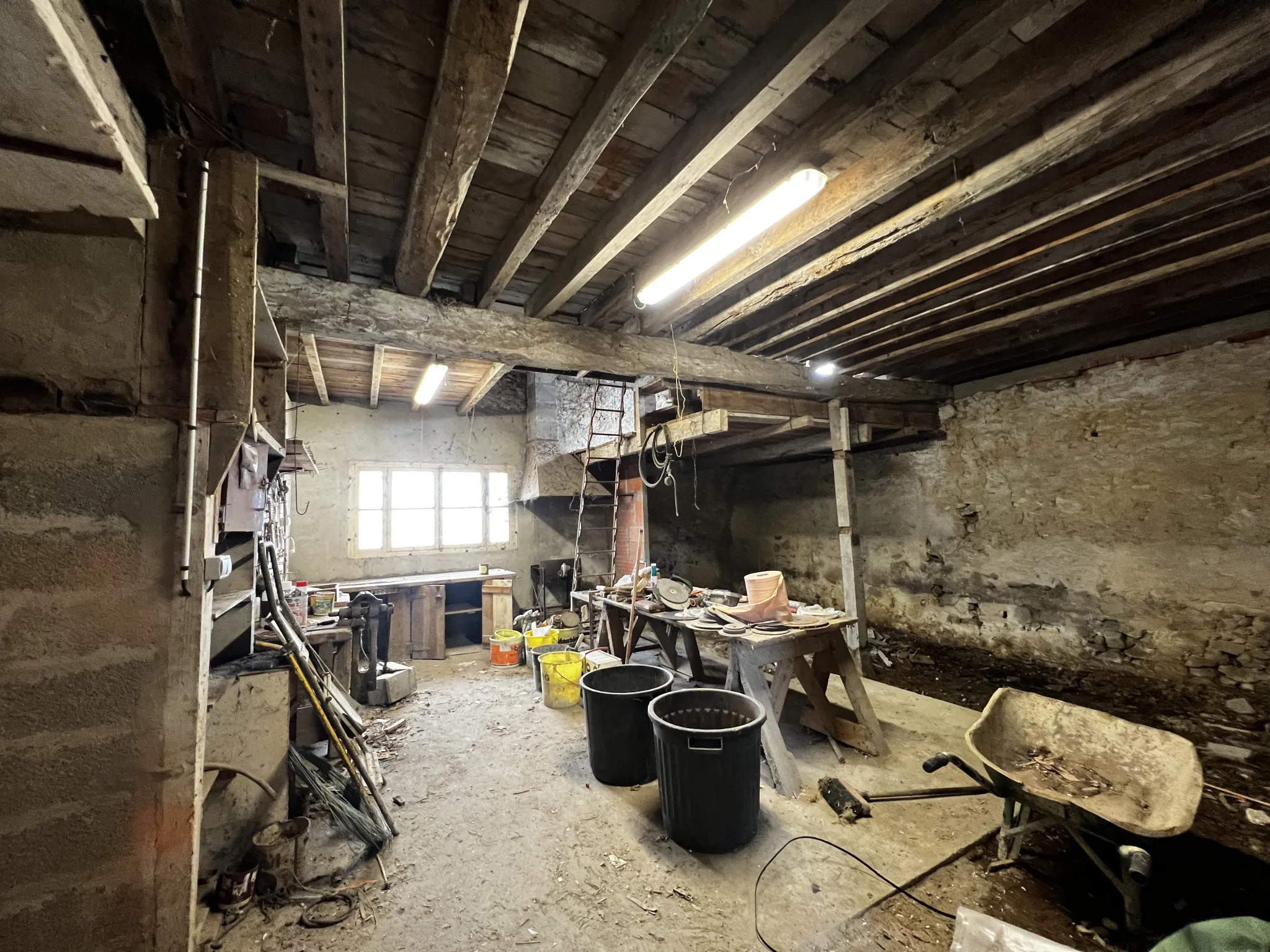 Ancien séchoir et grange à transformer en habitations à Bazas 