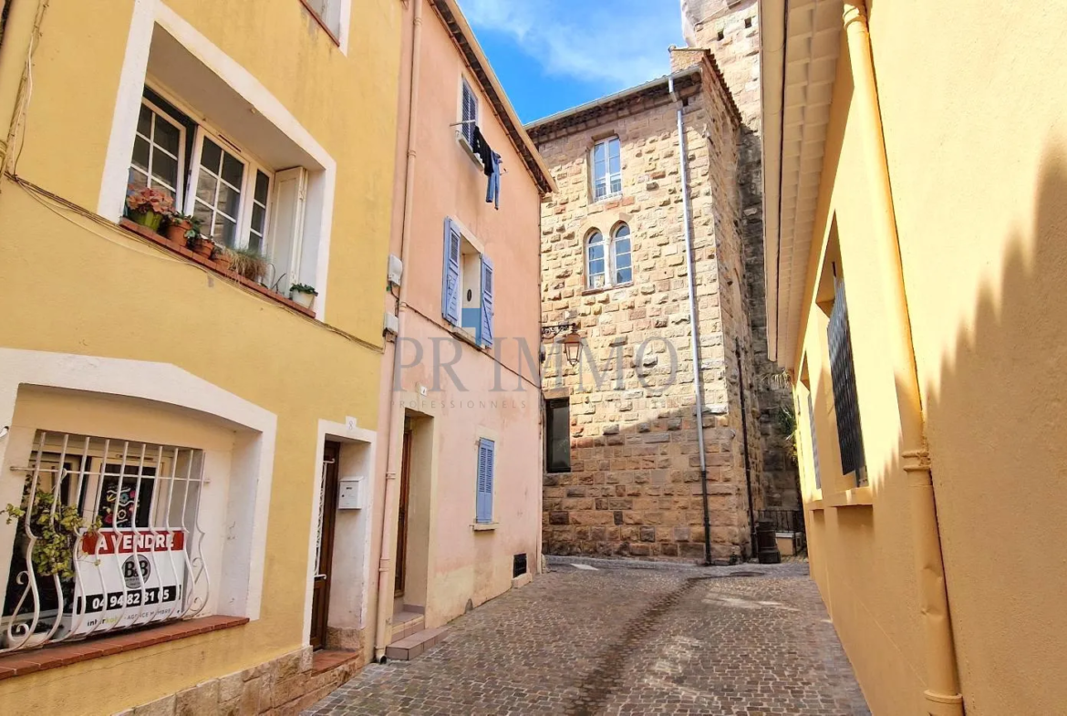 Maison de village rénovée à Fréjus centre historique 