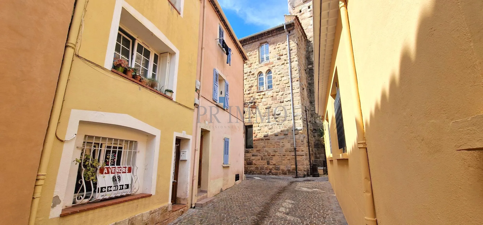 Maison de village rénovée à Fréjus centre historique 