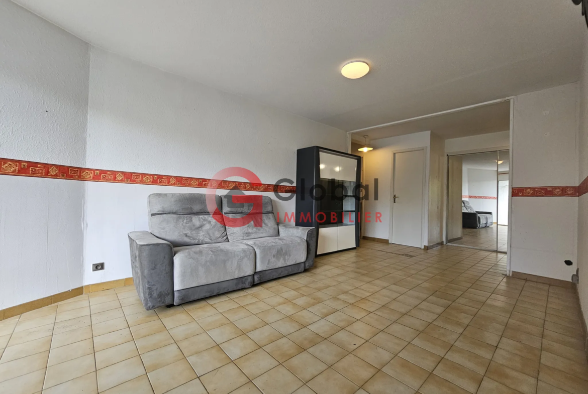 Appartement avec loggia et garage à Beziers 