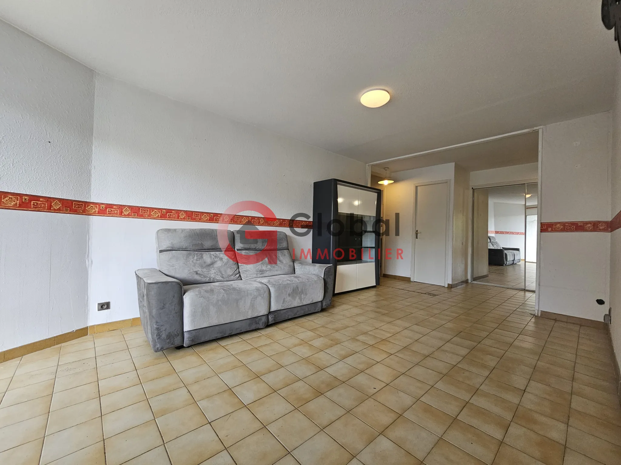 Appartement avec loggia et garage à Beziers 