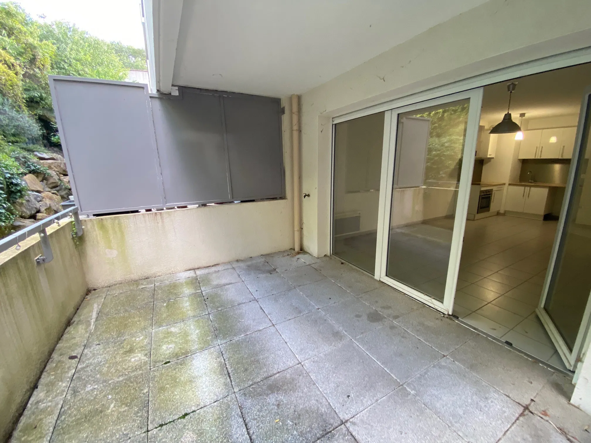 Appartement T2 43m² avec terrasse et parking à Nîmes 