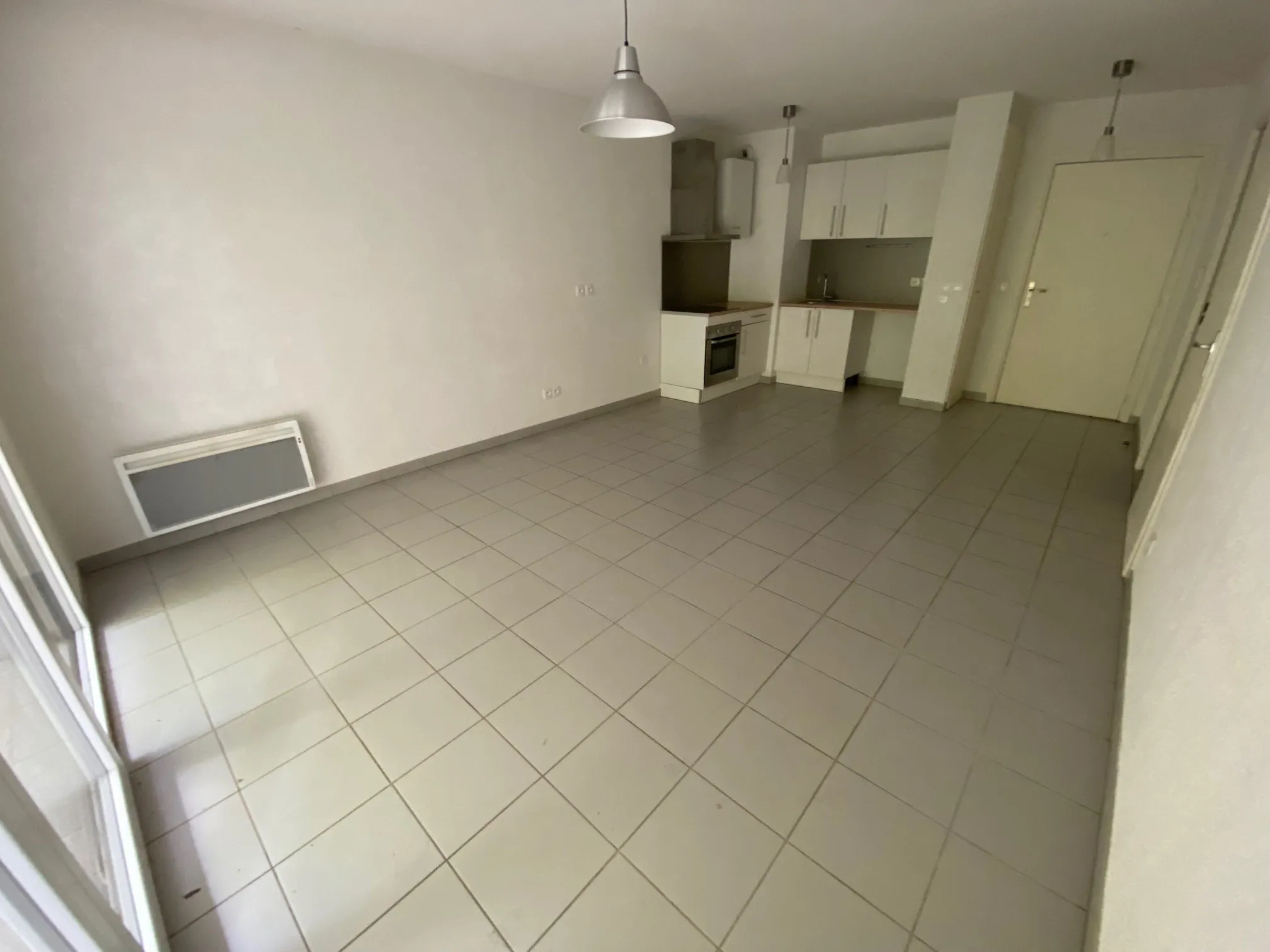 Appartement T2 43m² avec terrasse et parking à Nîmes 